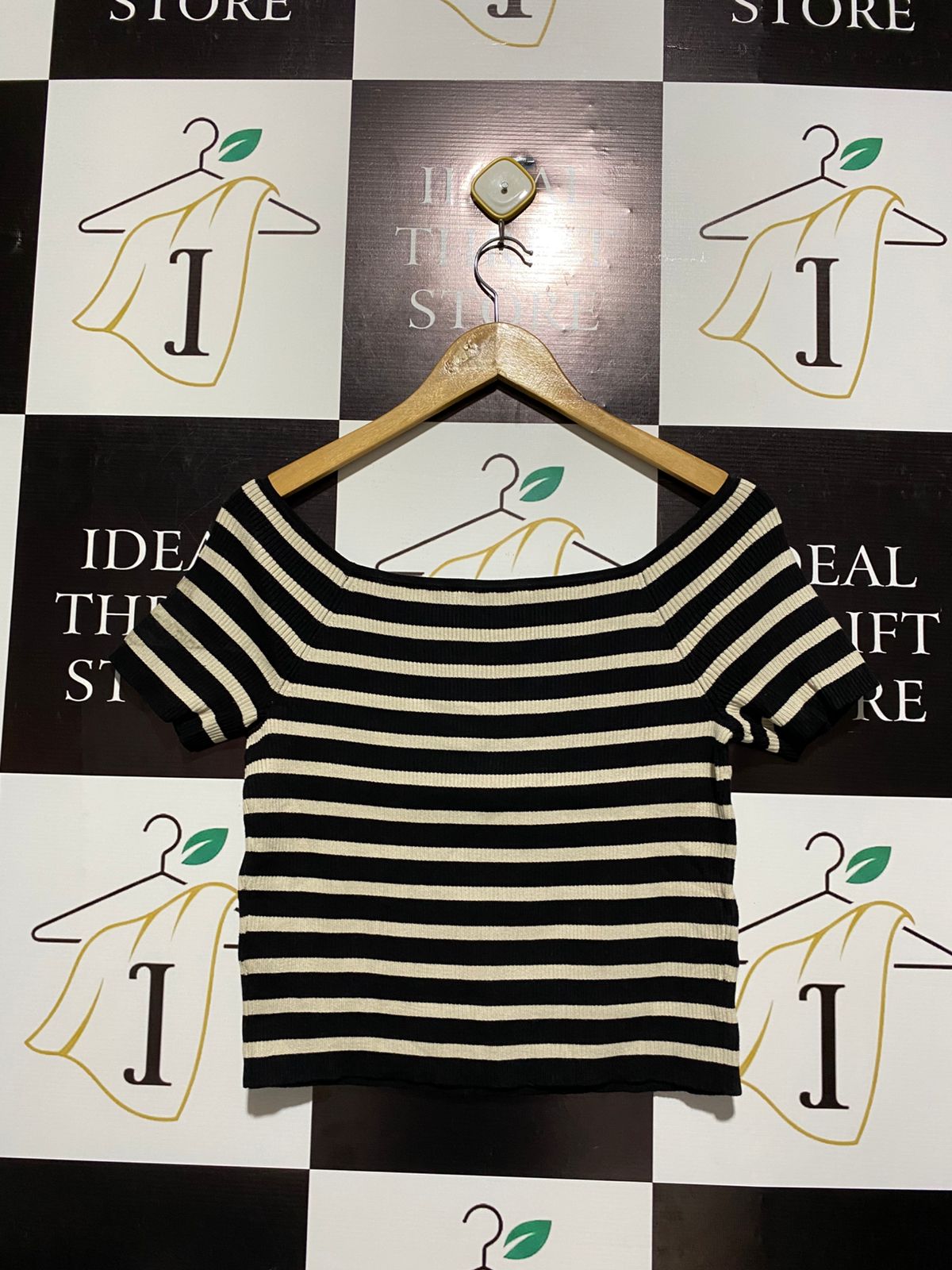 SPORTS GIRL |XL| BUST 16| C1| Black and White Striped Knit Bardot-style Crop Top