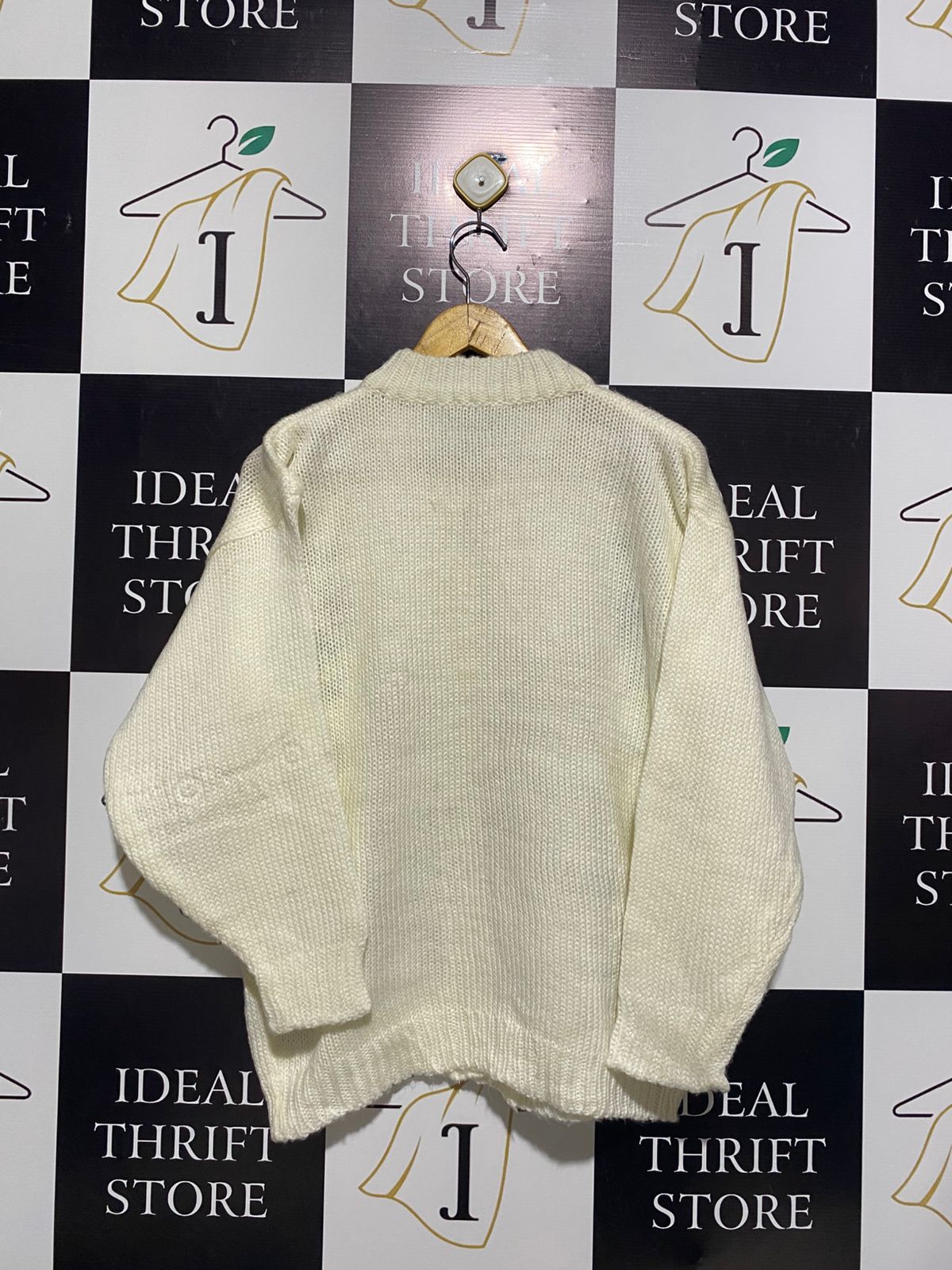 Cream or Off-White Knit Cardigan |L| BUST| 20|