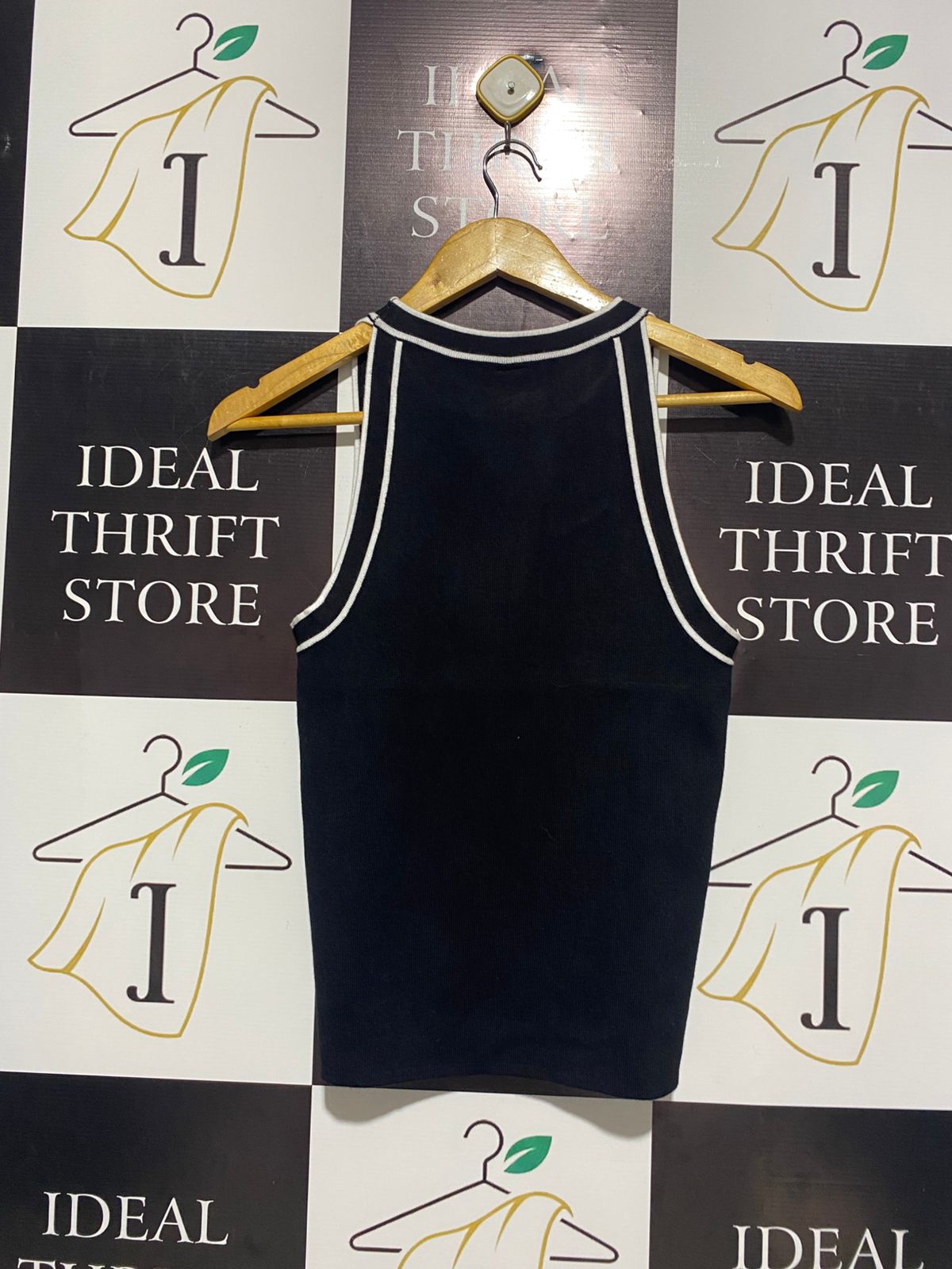 ANKO |S| BUST 14| black sleeveless top or vest