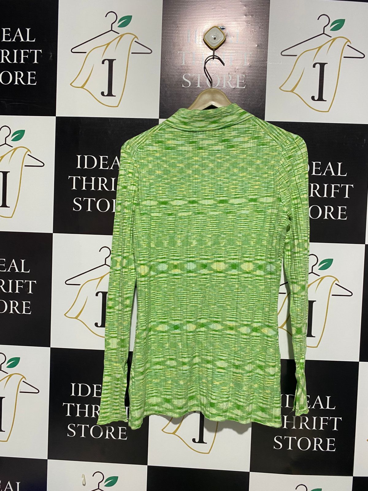DAZIE |M| BUST 17| Green and White Patterned Long-Sleeve Collared Shirt