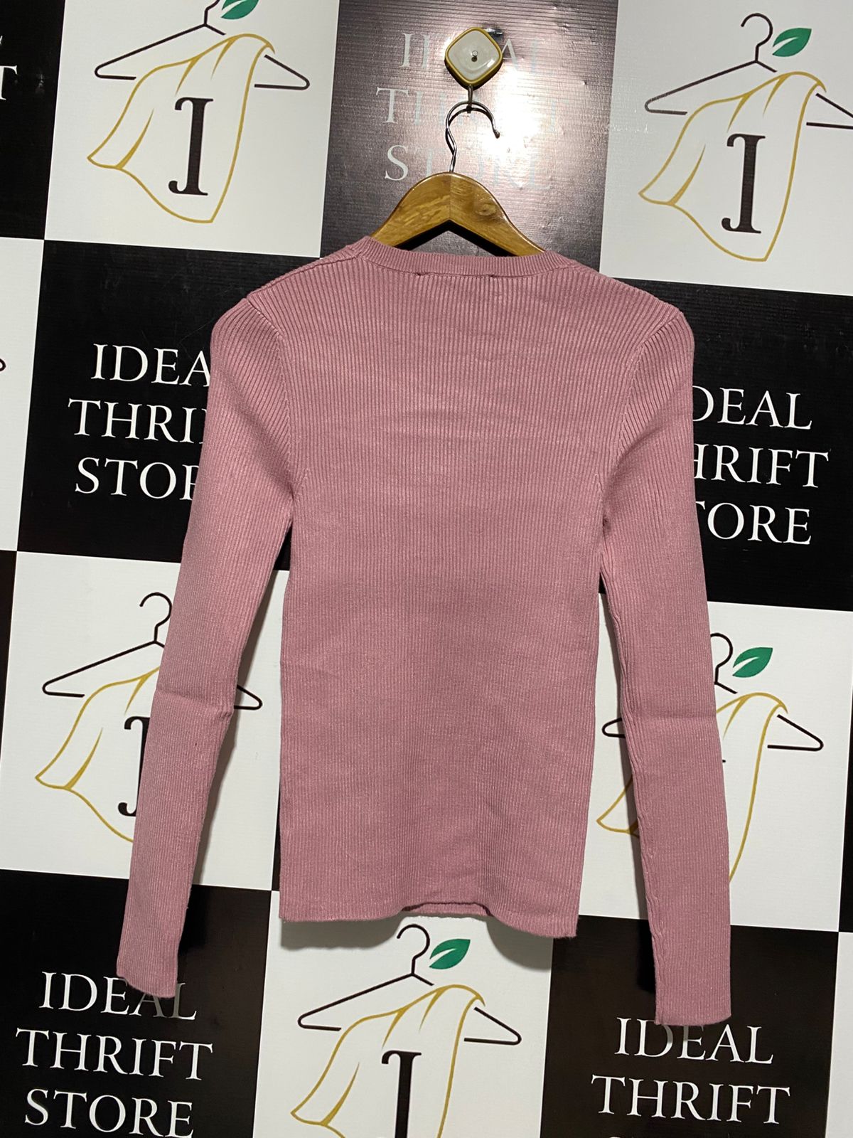 DECJUBA |M| BUST 12| C1| RIBBED KNIT, LONG SLEEVES, CUTOUT CHEST DETAIL, BOAT NECK COLLAR