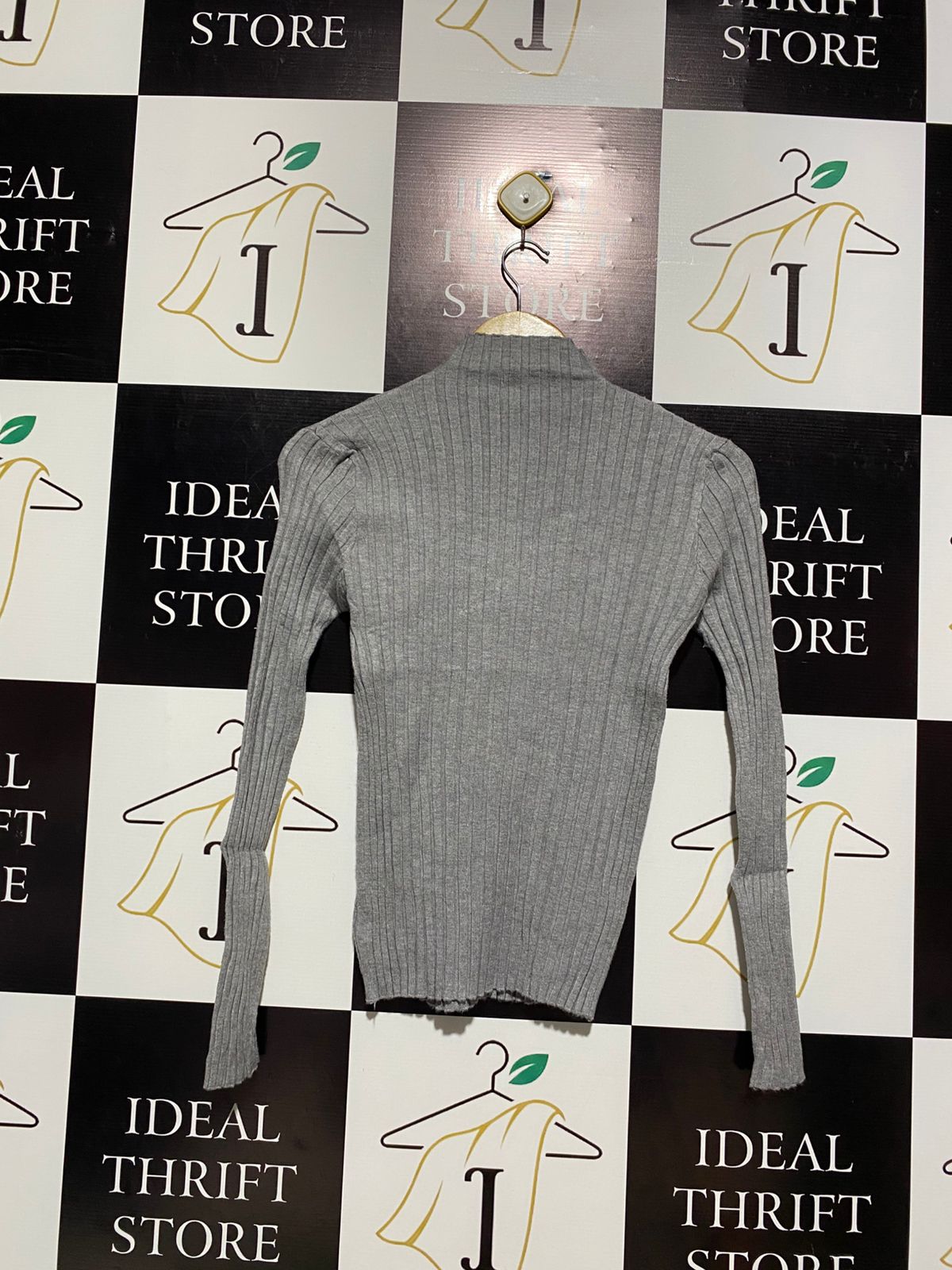 VALLEY GIRL |L| BUST 14| GREY RIBBED MOCK NECK SWEATER TOP
