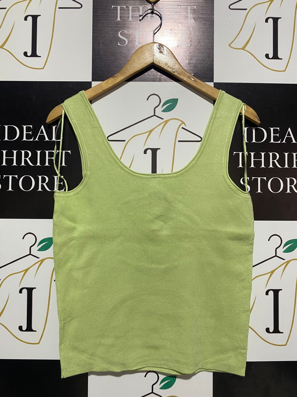 ANKO |L| BUST 16| LIME GREEN SCOOP-NECK TANK