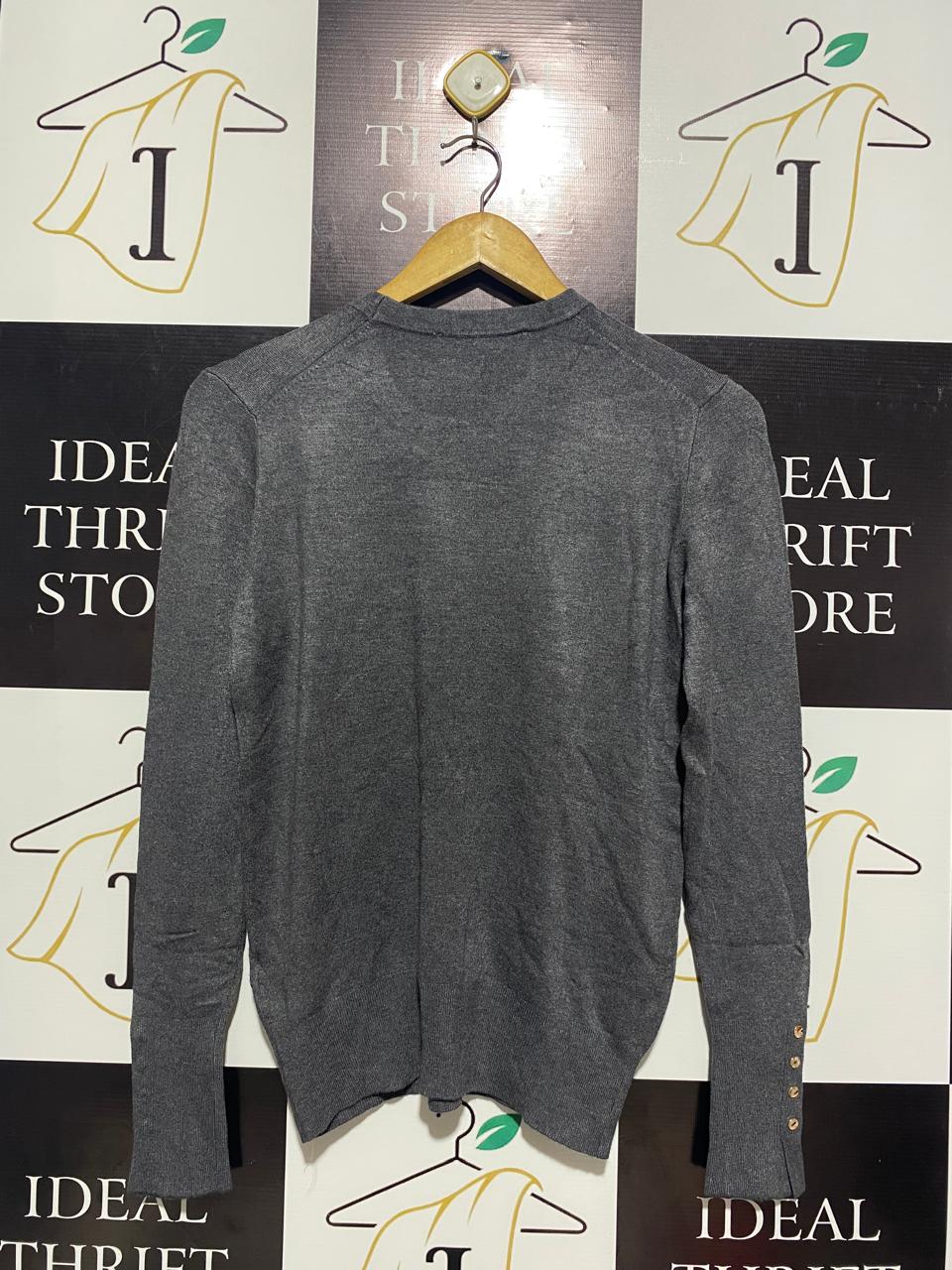 ZARA |M| BUST 17| ELEVATE YOUR EVERYDAY ESSENTIALS WITH THIS SOPHISTICATED CHARCOAL GREY SWEATER