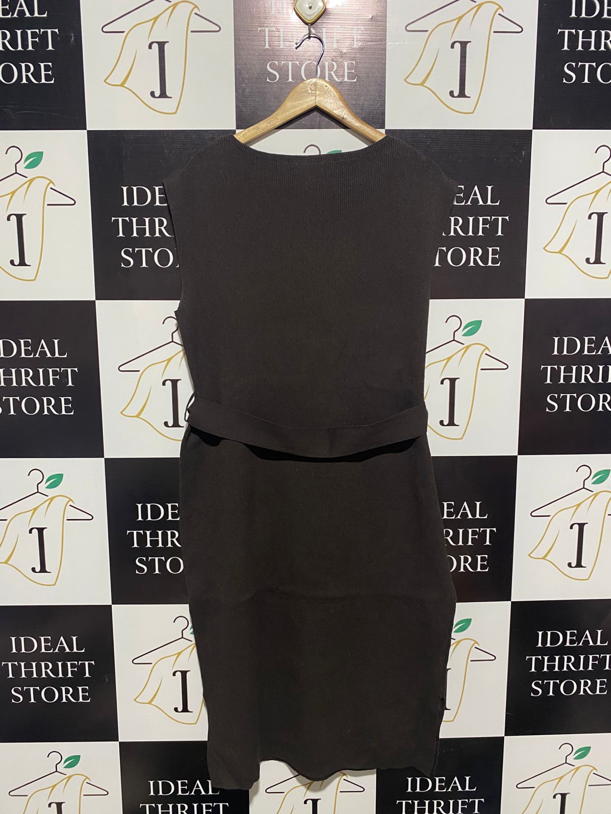 WITCHERY |XL| BUST 20| SLEEVELESS BELTED MIDI KNIT DRESS