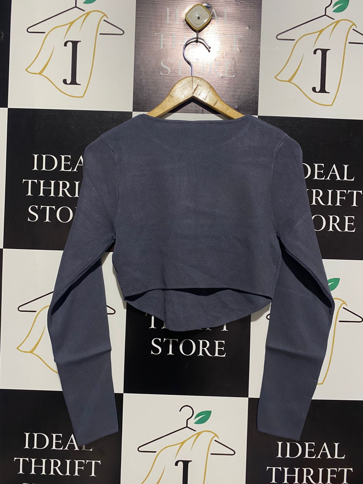ALICE IN THE EVE |S| BUST 16| STRETCHY CURVED-HEM CROP TOP IN SLATE BLUE