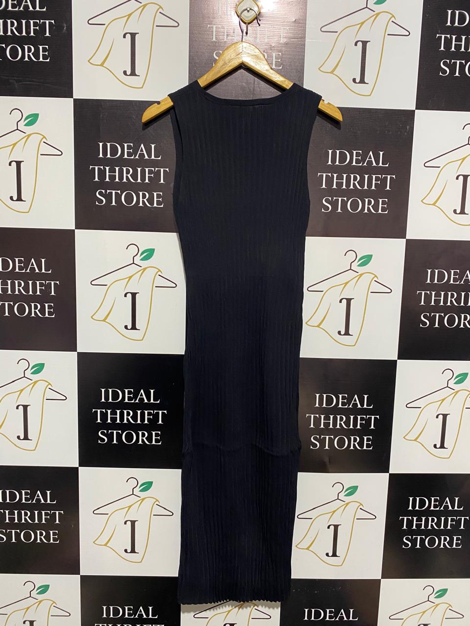 PREVIEW |M| BUST 13| SLEEVELESS BLACK RIBBED V-NECK MAXI DRESS