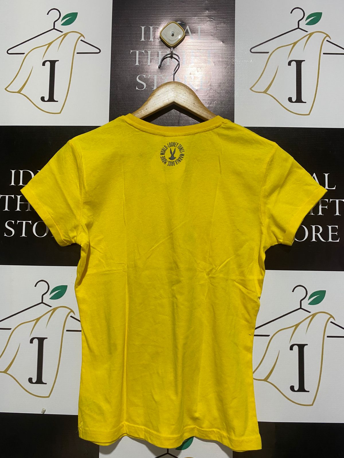 MOVIE WORLD |M| BUST 18| B12| TWEETY BIRD GRAPHIC TEE