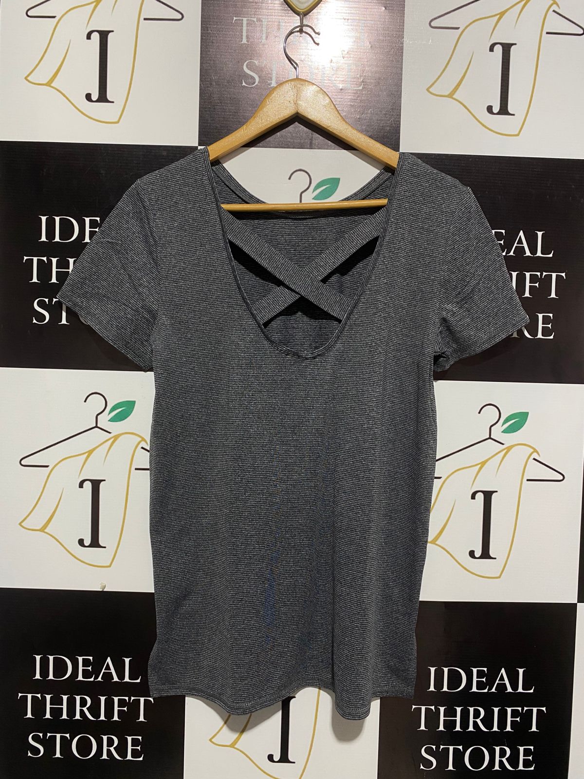 FARGET ACTIVE |M| BUST 18| PREMIUM HEATHER GREY COTTON CREWNECK T-SHIRT ON WOODEN HANGER