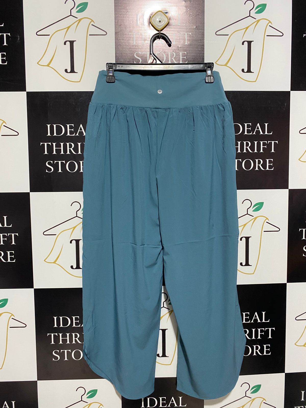 HALARA |M| WAIST 28| ROUND TRIP WIDE LEG PANTS