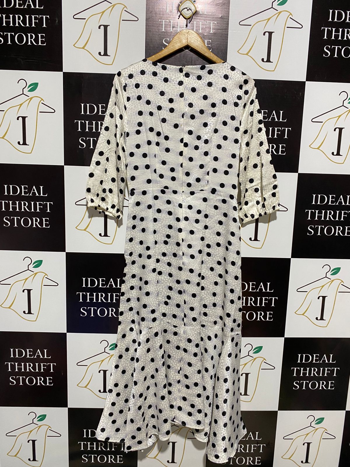 WALLIS |M| BUST 18| B1| CLASSIC MONOCHROME POLKA DOT MIDI DRESS WITH THREE-QUARTER SLEEVES