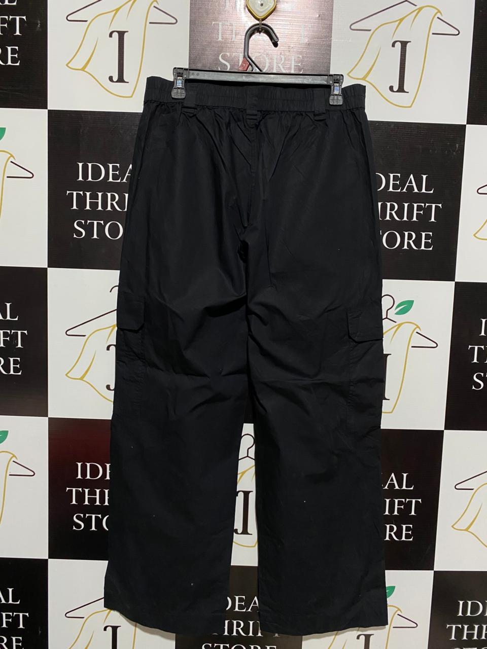 ANKO |XL| WAIST 32| RELAXED-FIT BLACK CARGO PANTS WITH MULTI-POCKET DESIGN