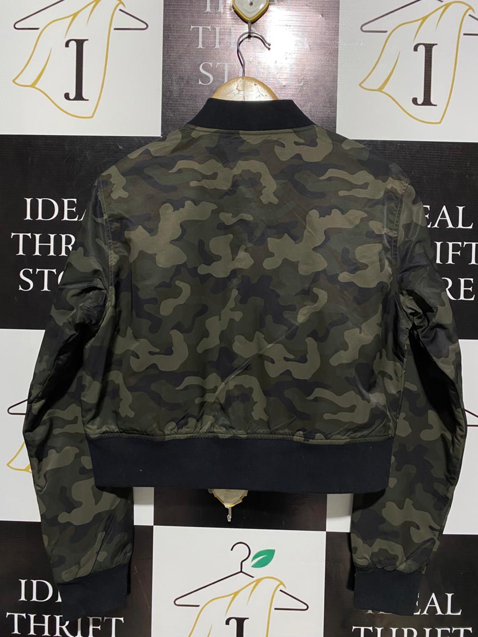 ZX ZANEROBE |S/M| BUST 21| CROPPED CAMO BOMBER JACKET – PREMIUM UTILITY ZIP-UP WITH RIBBED TRIM
