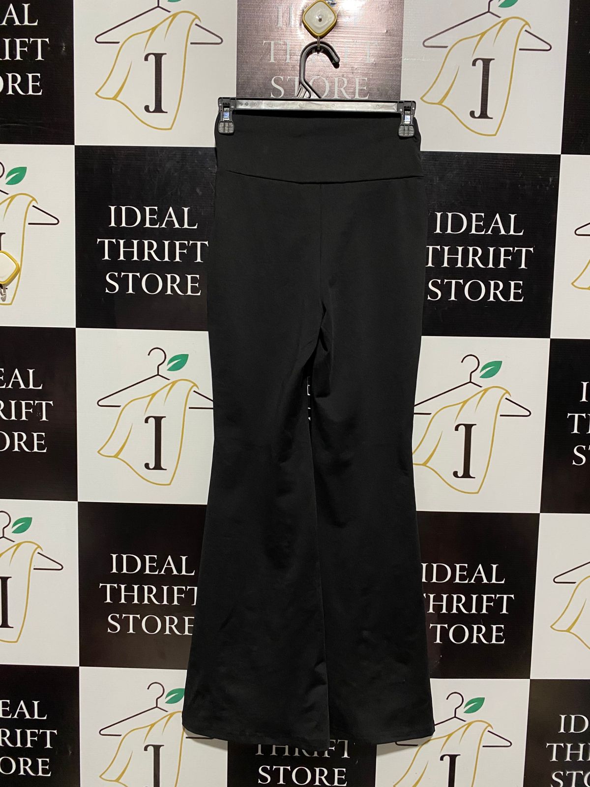 BLACK HIGH-WAISTED FLARE LEGGINGS |S| WAIST 24|