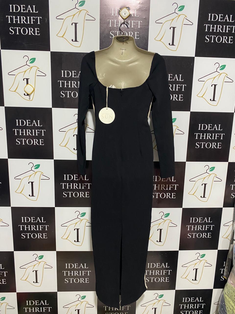 SUN |L| BUST 16| CHIC BLACK LONG-SLEEVE MAXI DRESS - SQUARE NECK WITH WHITE PIPING