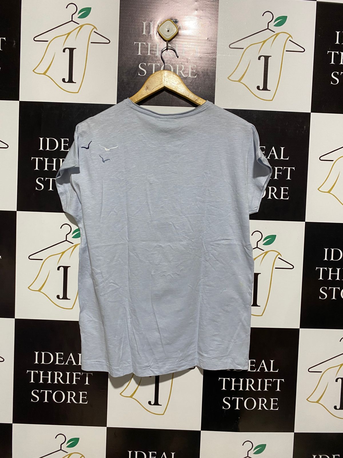 WEIRD FISH |L| BUST 21| THE SKY'S THE LIMIT EMBROIDERED BIRD T-SHIRT