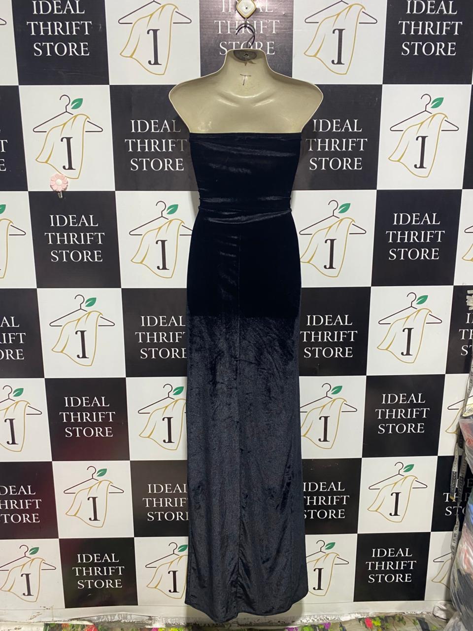 PRETTYLITTLETHING |M| BUST 16| BLACK VELVET STRAPLESS PLUNGING SWEETHEART MAXI GOWN |B1|