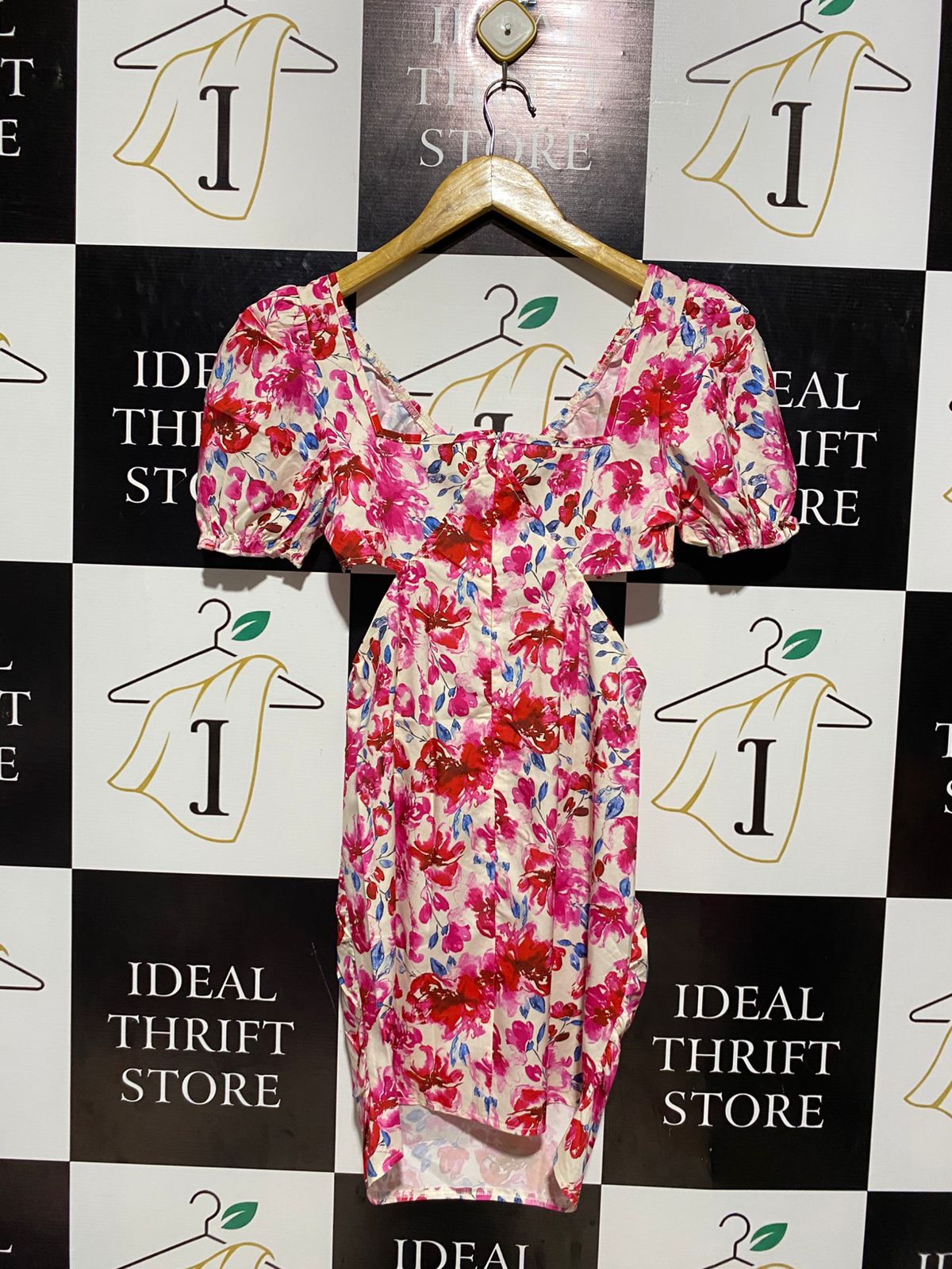 SHEIN |S| BUST 14| B3| VIBRANT PINK FLORAL PUFF SLEEVE MINI DRESS WITH SIDE CUTOUTS