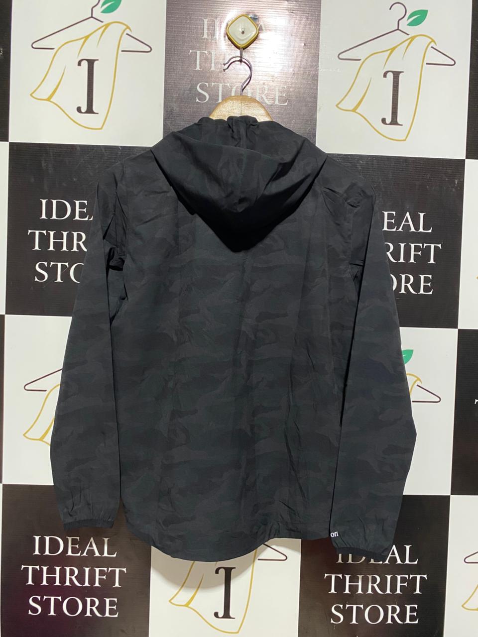 VUORI |L| BUST 19| LIGHTWEIGHT CAMO HOODED JACKET
