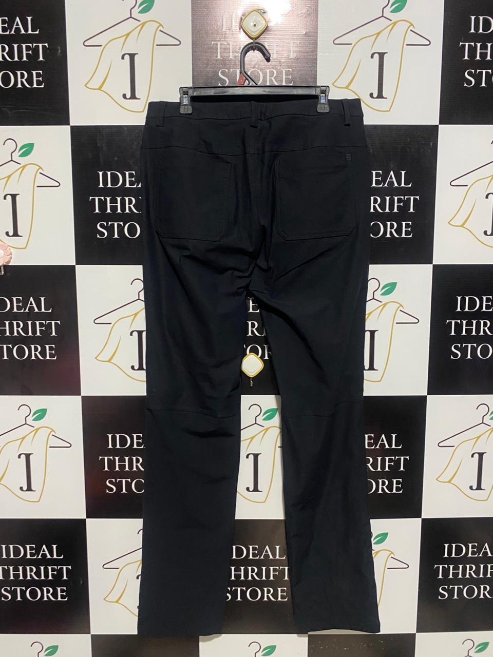 LULULEMON |XL| WAIST 36| CLASSIC BLACK ESSENTIAL PANTS