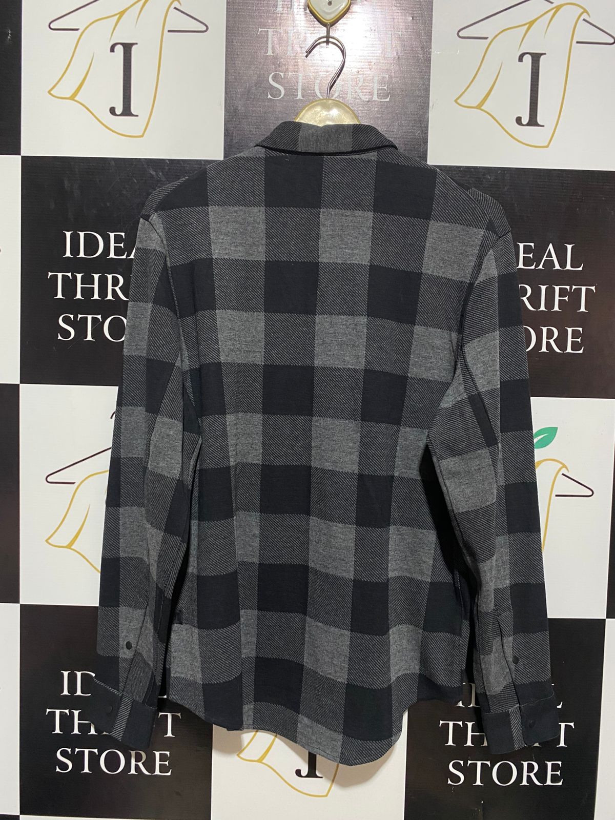 LULULEMON |L| BUST 20| Long-Sleeve Plaid Button-Down Shirt – Gray/Black Buffalo Check
