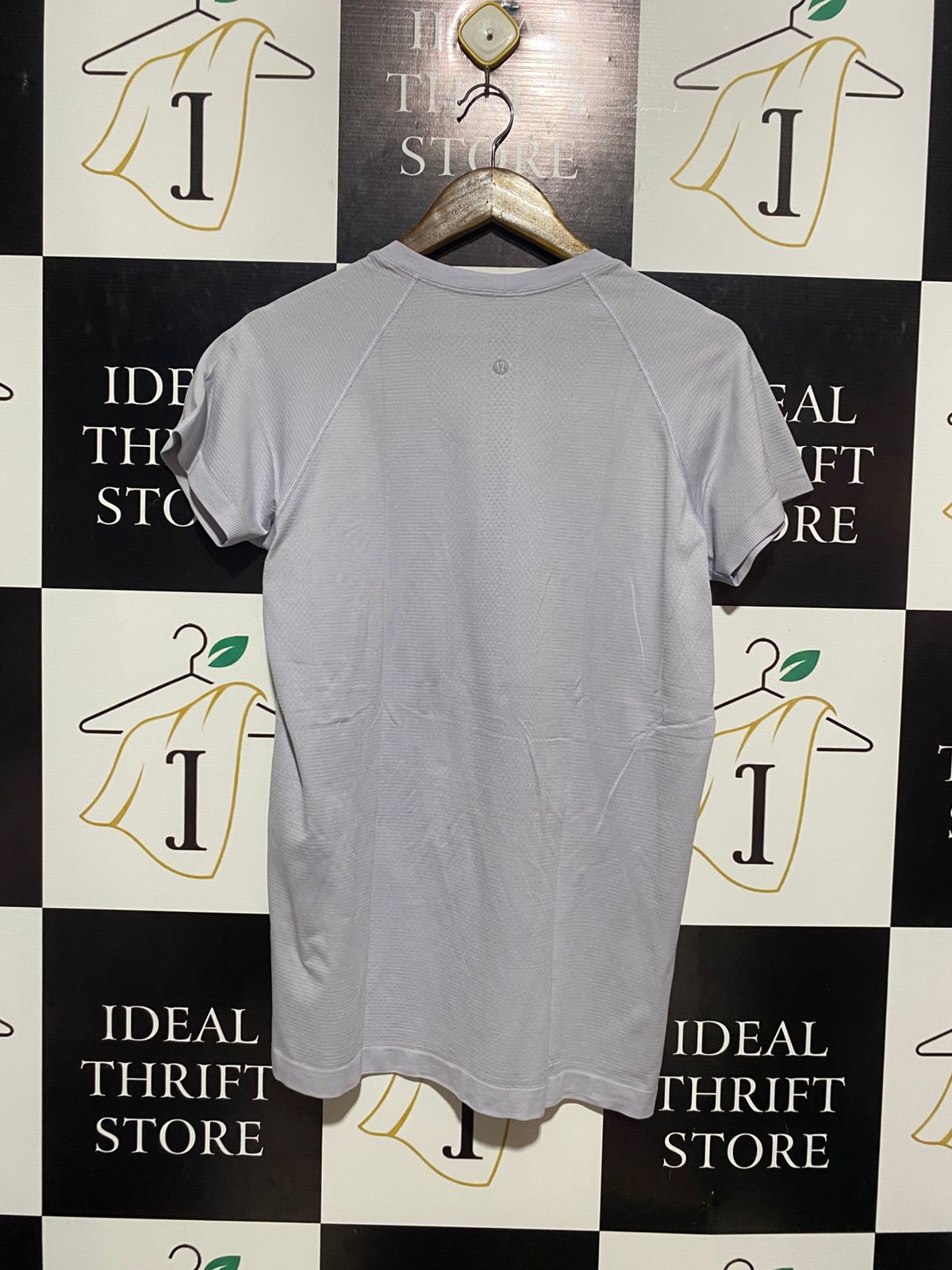 LULULEMON |L| BUST 19| Women's Lightweight Athletic Training Tee