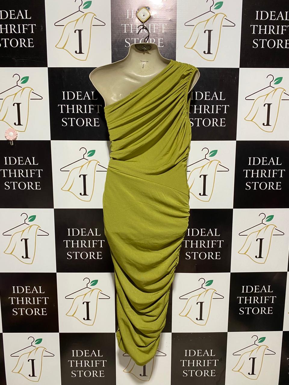PRETTYLITTLE THING |M| BUST 14|B4| LIME GREEN ONE-SHOULDER RUCHED BODYCON MIDI DRESS
