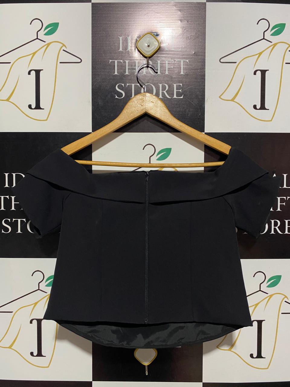 COAST |M| BUST 17| B5| BLACK OFF-THE-SHOULDER BARDOT CROP TOP