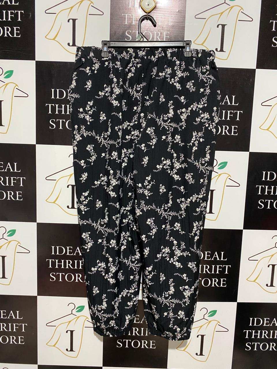 |XXL| WAIST 38| B5| BLACK FLORAL PRINT JOGGER PANTS WITH ELASTICATED CUFFS AND WAIST