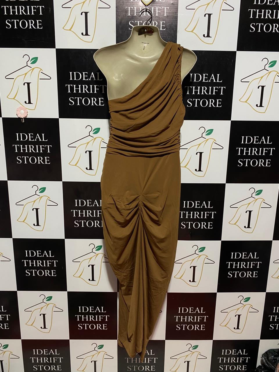 AX |M| BUST 16| B8| ELEGANT ONE-SHOULDER RUCHED MIDI DRESS IN CARAMEL BROWN