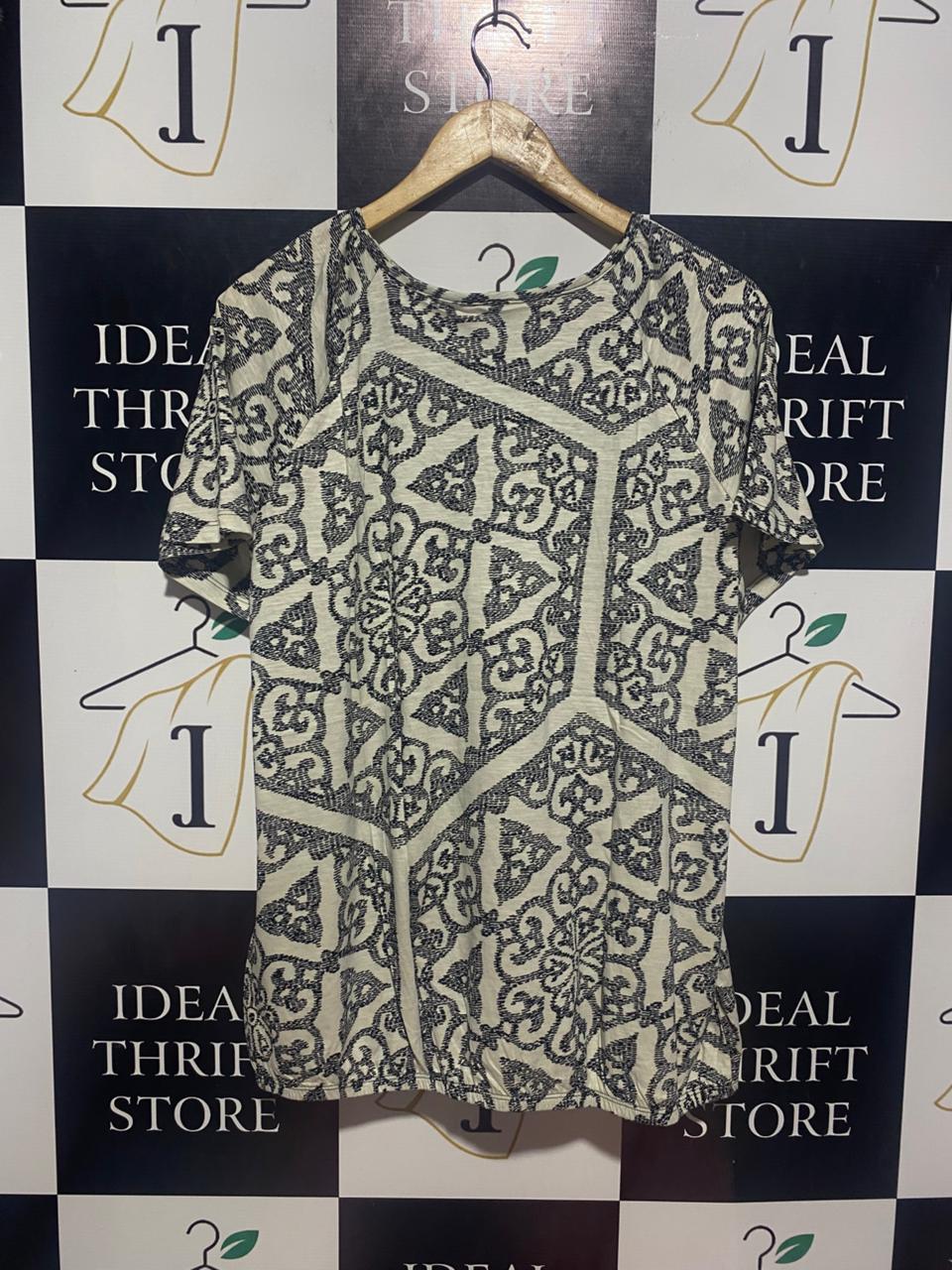 NEXT | L| BUST 22| B8| GENERATION BOHEMIAN GEOMETRIC PRINT TOP WITH CROCHET