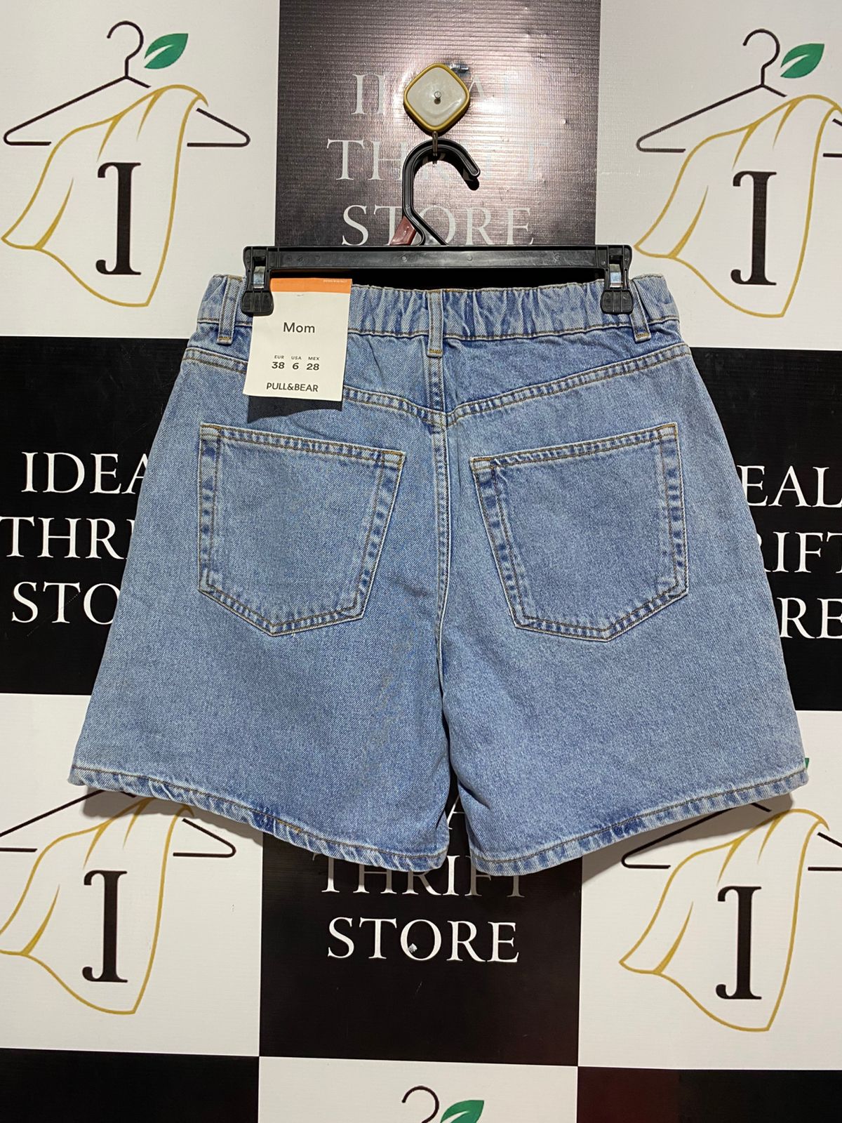 PULL & BEAR |M| WAIST 28| B8| WOMEN'S HIGH-WAISTED MOM FIT DENIM SHORTS - LIGHT WASH