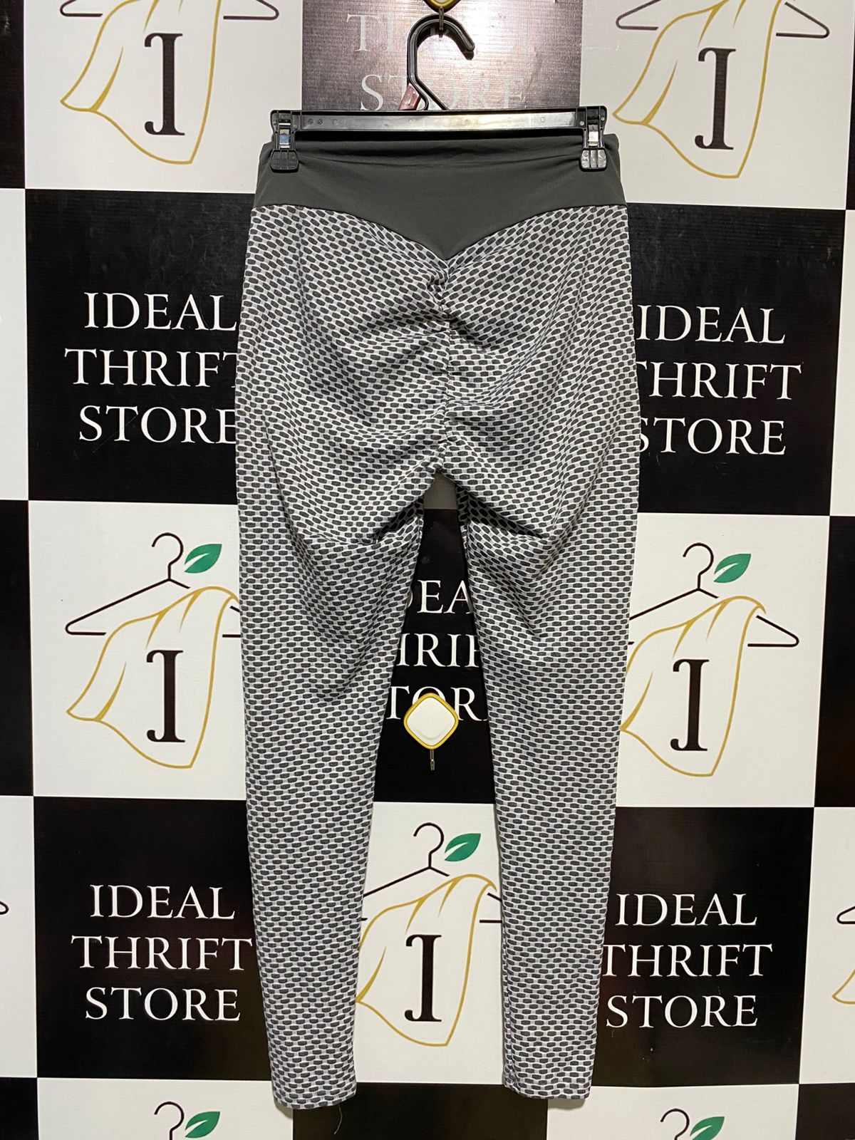 |S| WAIST 26| B11| HONEYCOMB TEXTURED BUBBLE LEGGINGS - SCULPTING GREY & BLACK ACTIVEWEAR