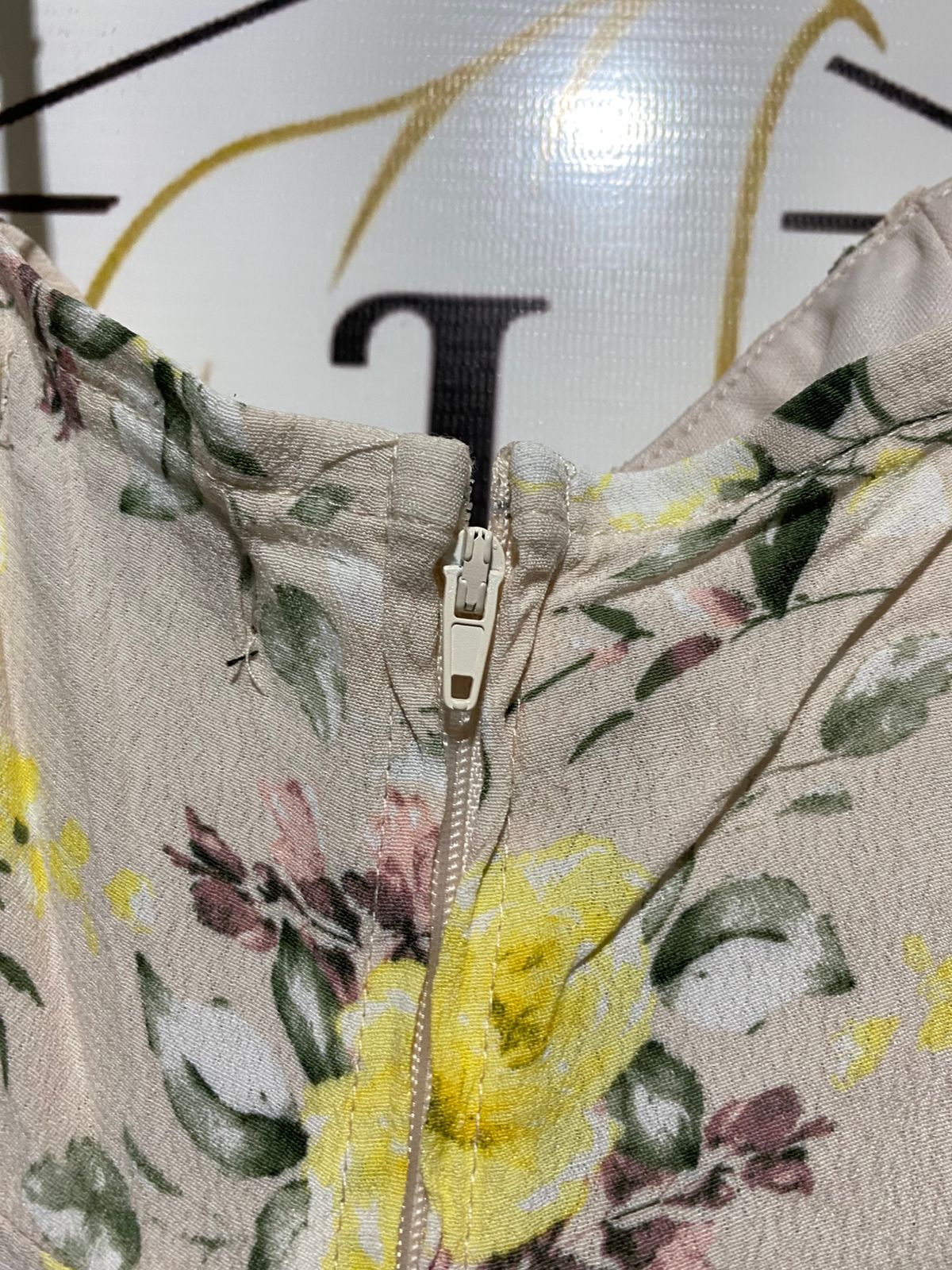 TRIXX |M| BUST 16| B11| PASTEL FLORAL RUFFLE ACCENT MIDI DRESS
