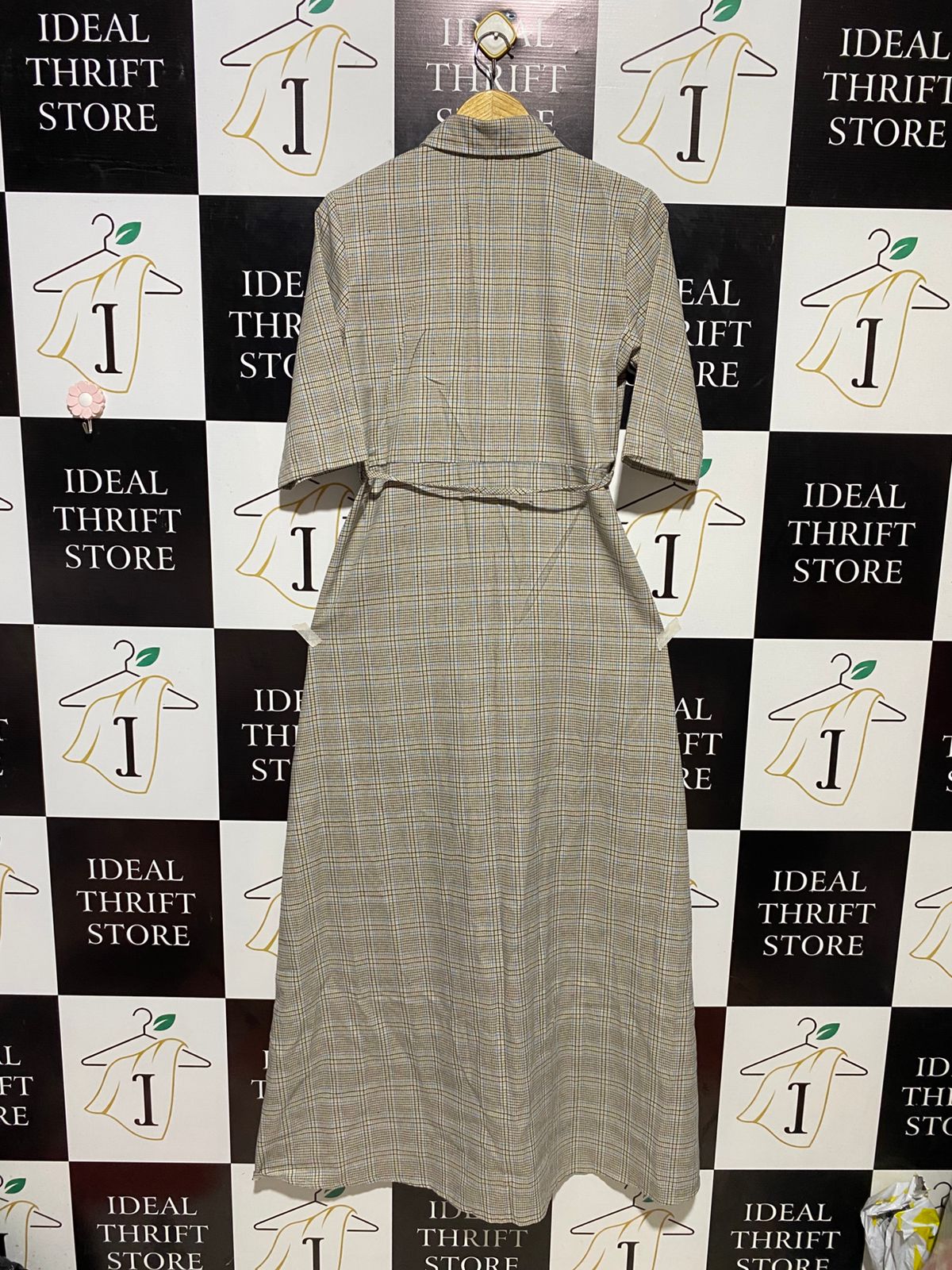 PRETTYLITTLE THING |M| BUST 18| B14| ELEGANT NEUTRAL PLAID UTILITY DRESS WITH TIE-WAIST DETAIL