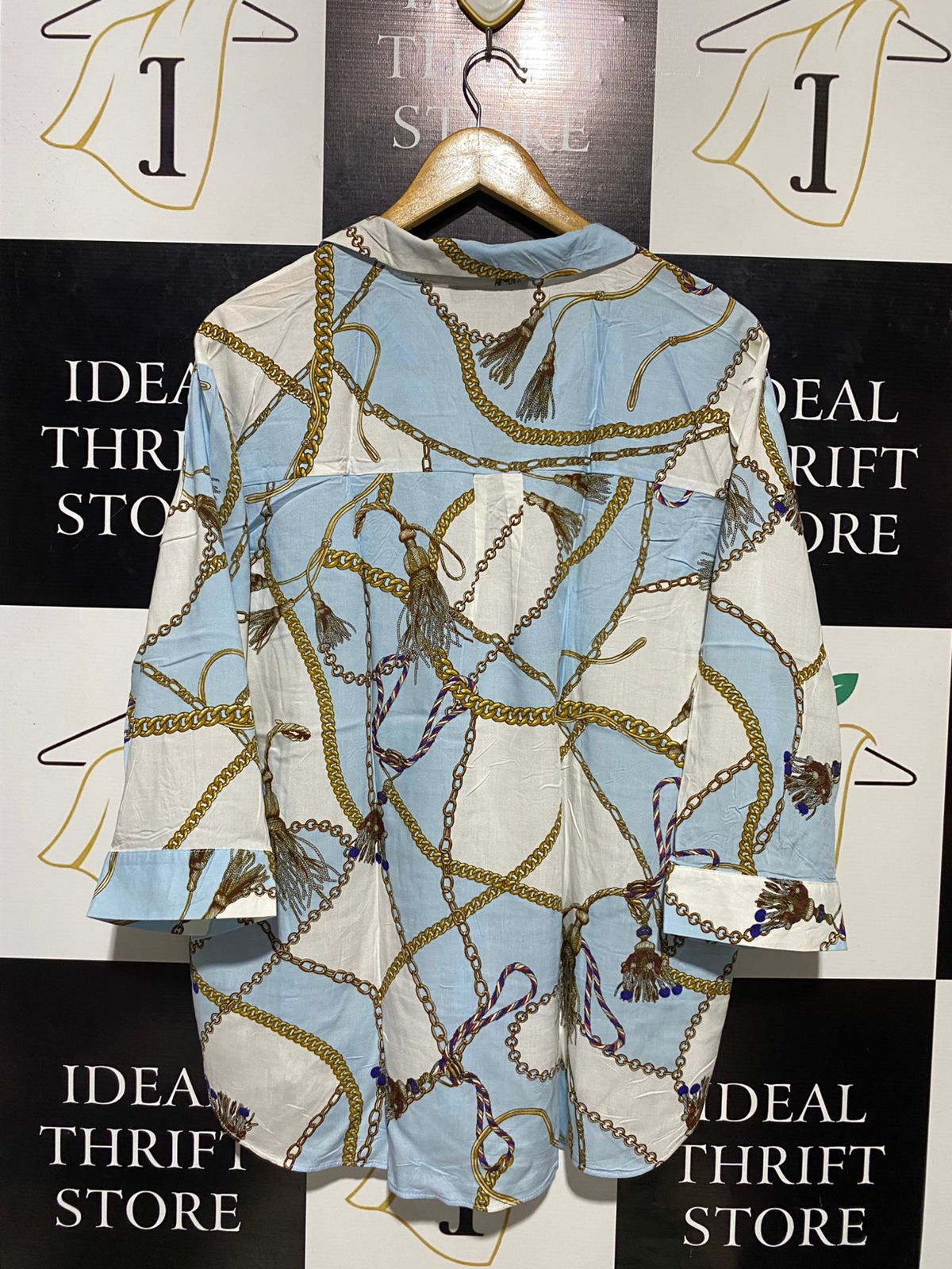 PRIMARK |XL| BUST 23| B15| VINTAGE INSPIRED LIGHT BLUE AND WHITE BAROQUE CHAIN PRINT OVERSIZED SHIRT
