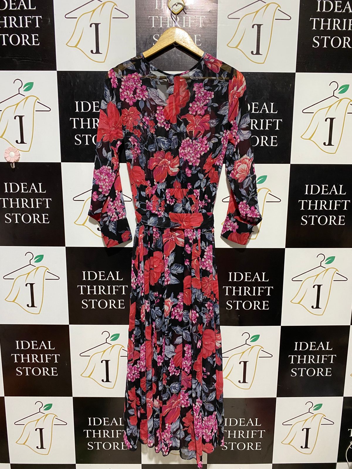 EN FOCUS |M| BUST 17| B19| BLACK RED FLORAL V-NECK LONG SLEEVE MAXI DRESS