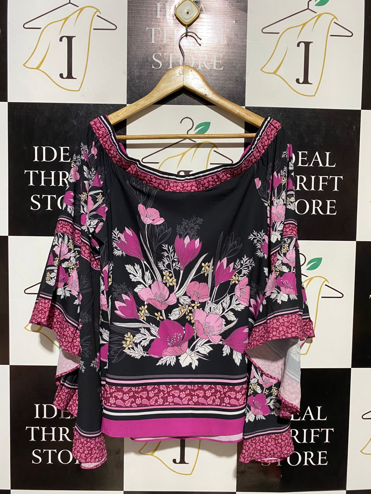 CITY CHIC |L| BUST 21| B21| BOHO FLORAL BELL SLEEVE TOP
