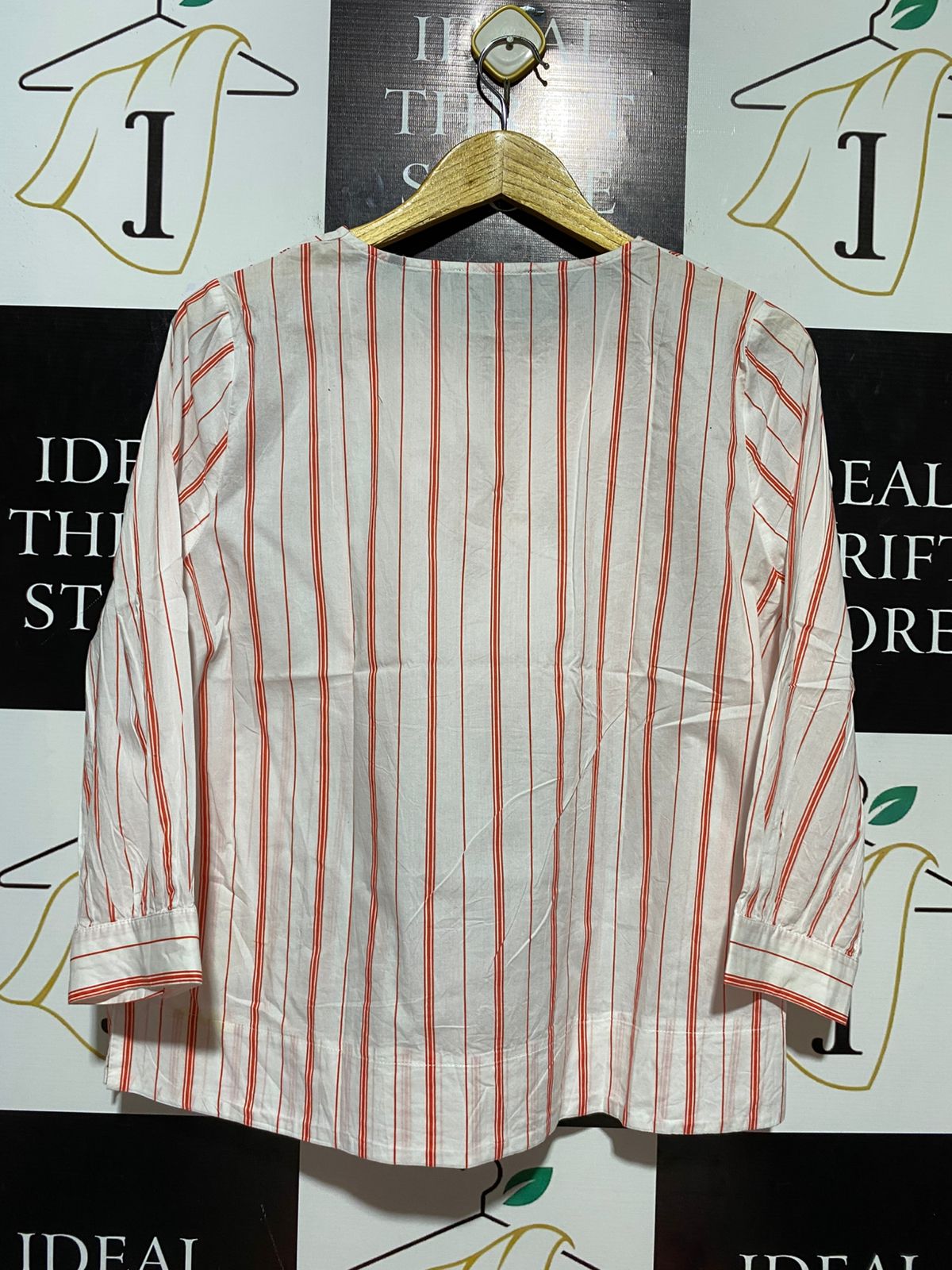 DAVID LAWRENCE |XL| BUST 22| B22| CHIC WHITE AND RED VERTICAL STRIPED LONG SLEEVE TOP WITH KEYHOLE DETAIL