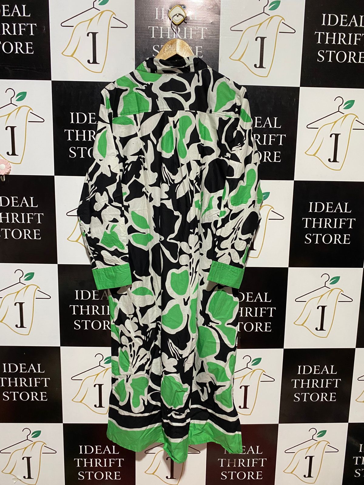 ADRIFT |XL| BUST 23| B22| VIBRANT GREEN AND BLACK ABSTRACT FLORAL PRINT BUTTON-DOWN MAXI DRESS