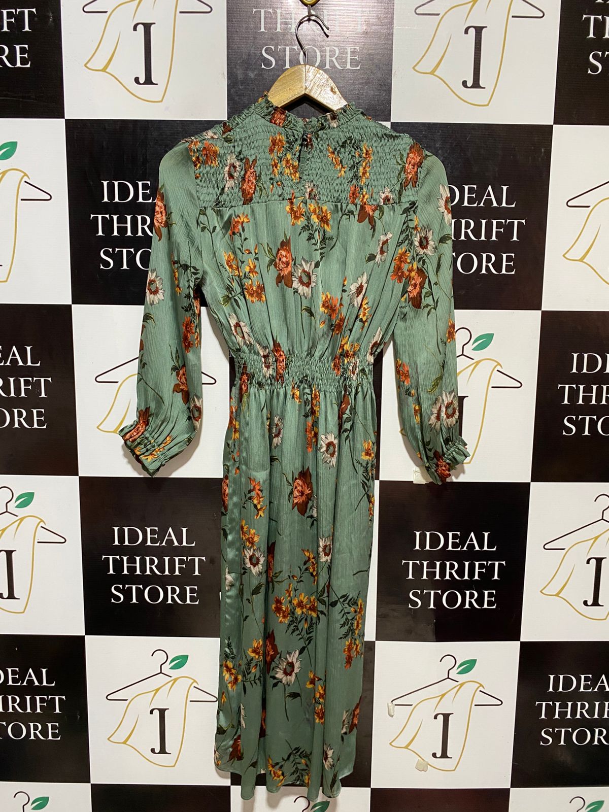 ZARA BASIC |M| BUST 17| B21| SAGE GREEN FLORAL SMOCKED MAXI DRESS