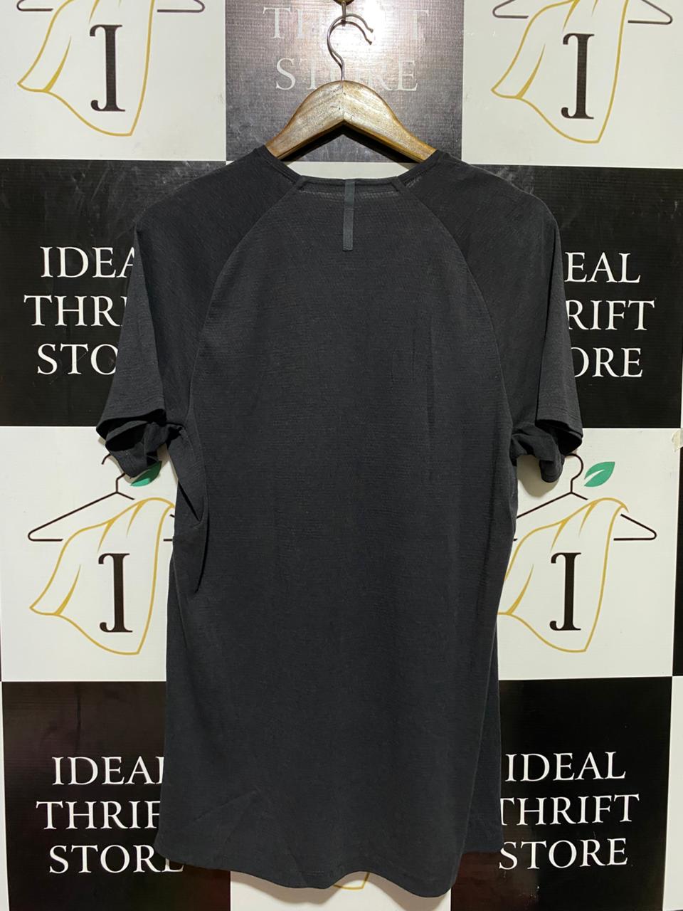 LULULEMON |L| BUST 20| METAL VENT TECH SHORT-SLEEVE SHIRT IN BLACK