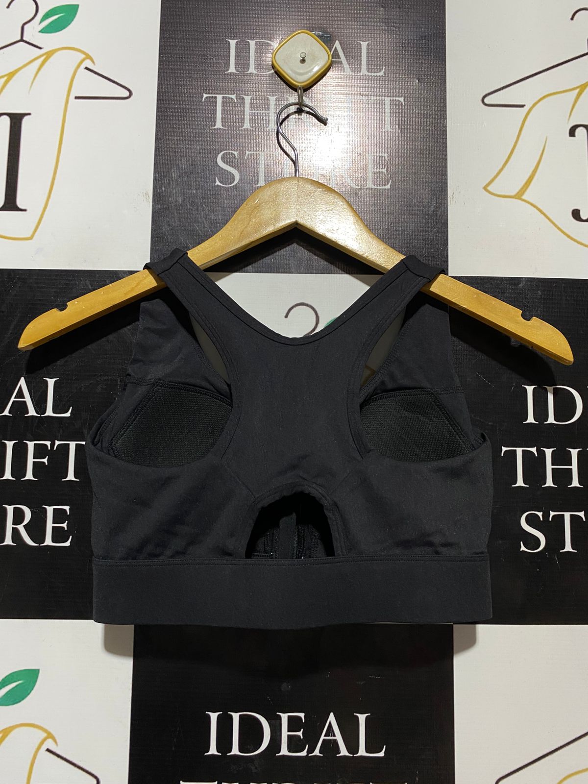 ALO |M| BUST 13| YOGA FAST FRONT ZIP SPORTS BRA - BLACK