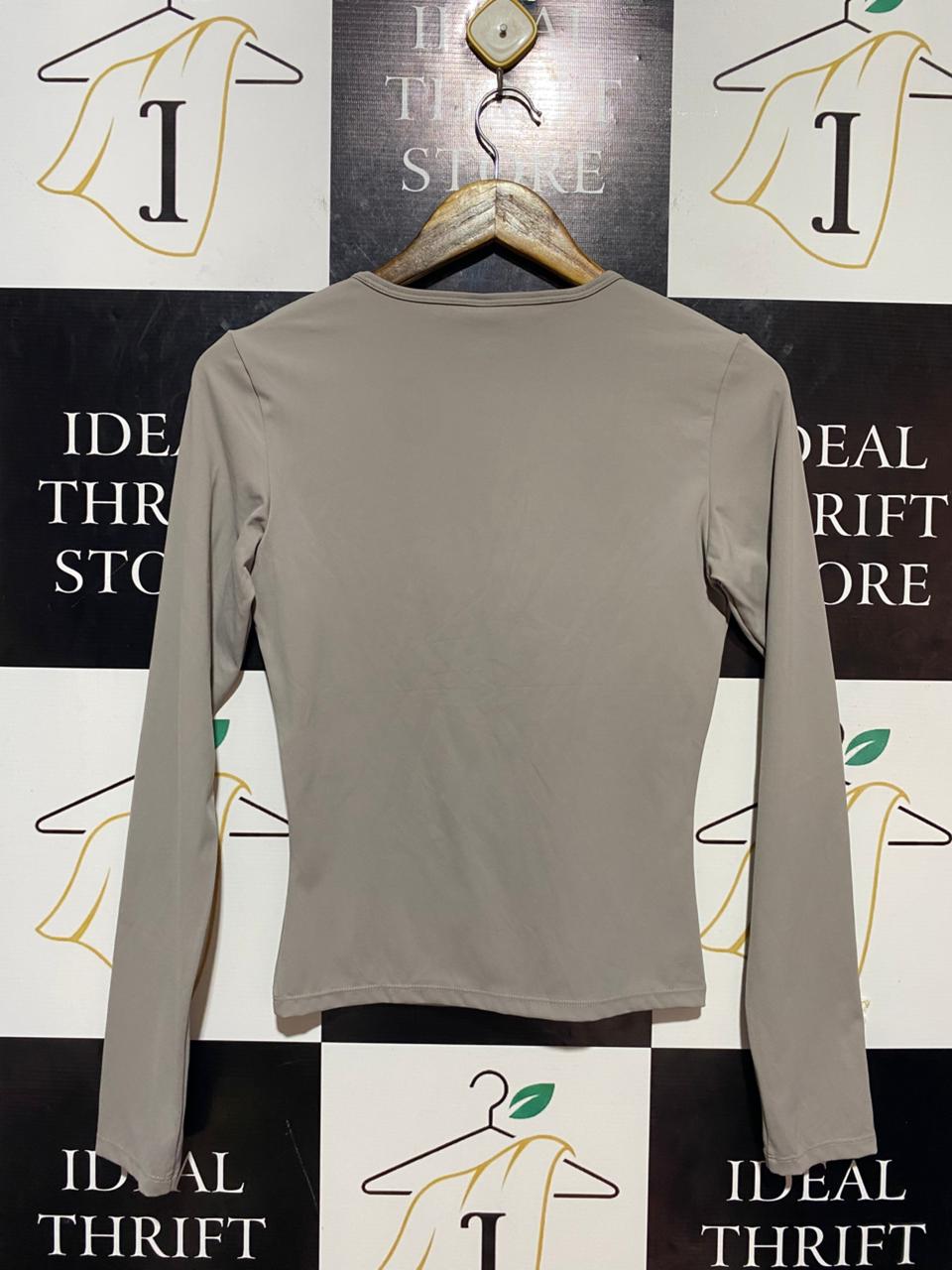 ALO |S| BUST 15| YOGA AIRLIFT LONG SLEEVE TOP IN DOVE GREY