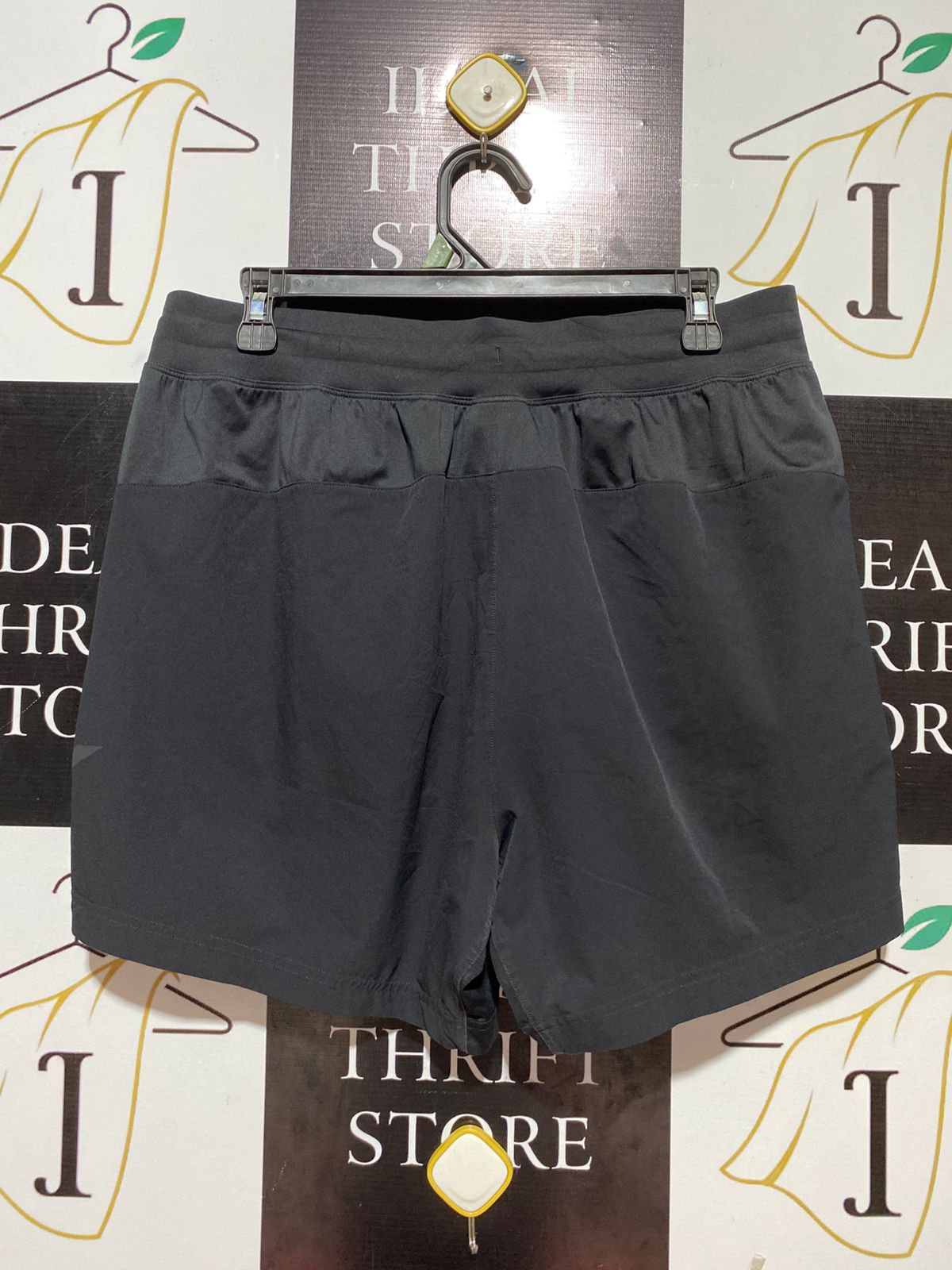 GYMSHARK | L| WAIST 32| APEX PERFORATED SHORTS IN BLACK
