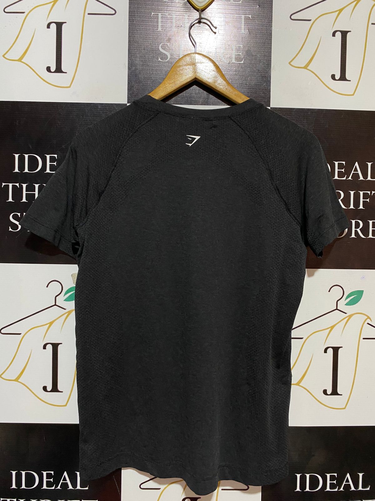 GYMSHARK |L| BUST 19| ARRIVAL LIGHTWEIGHT TRAINING T-SHIRT
