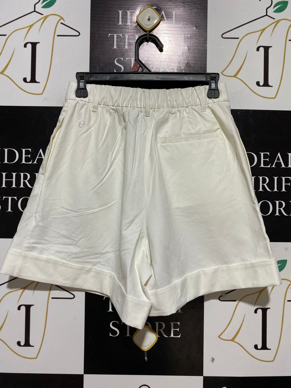 LULULEMON |S| WAIST 26| HIGH-WAISTED PLEATED BERMUDA SHORTS - CHALK WHITE