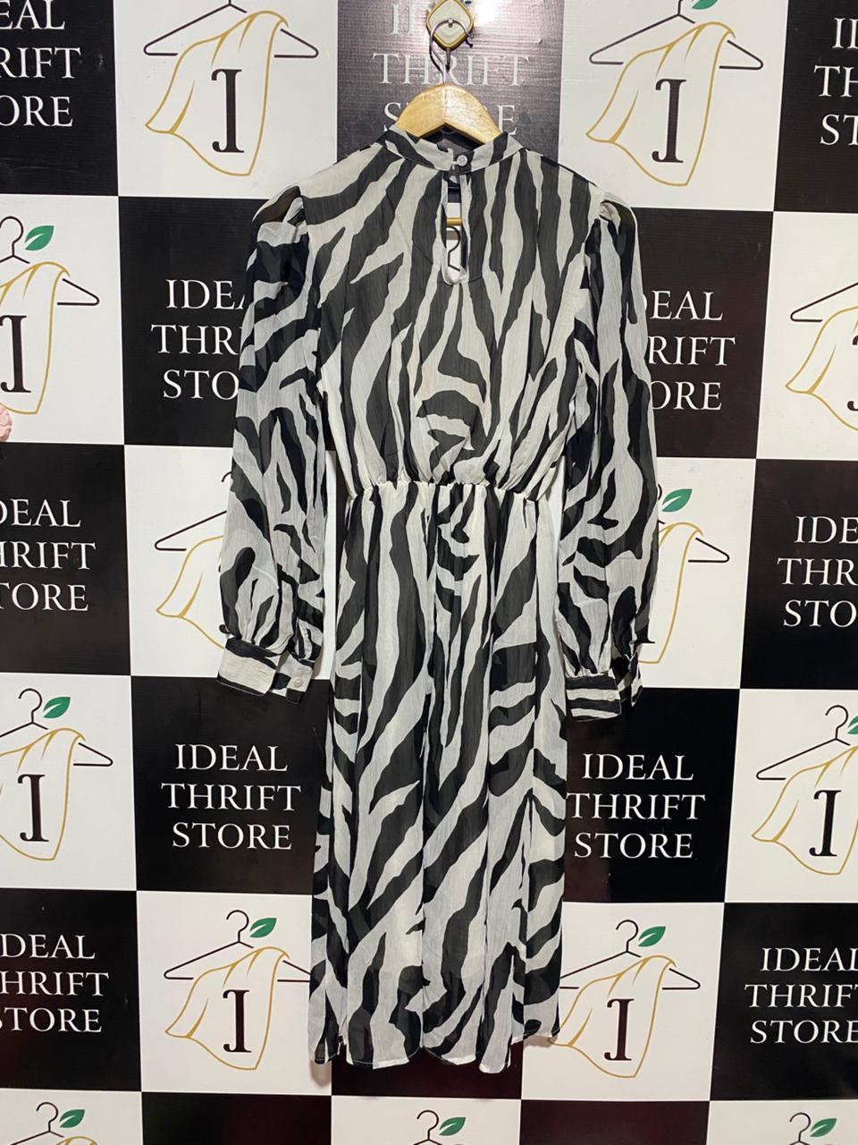 BOOHOO |M| BUST 16| B24| PREMIUM ZEBRA PRINT CUT-OUT MIDI DRESS