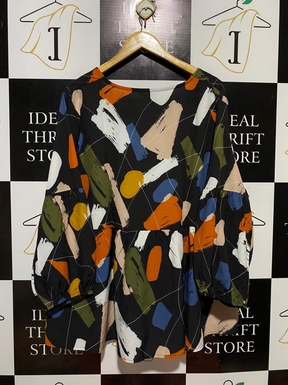 BLOOMCHIC |XL| BUST 24| B26| PRINTED V-NECK LANTERN SLEEVE BLOUSE