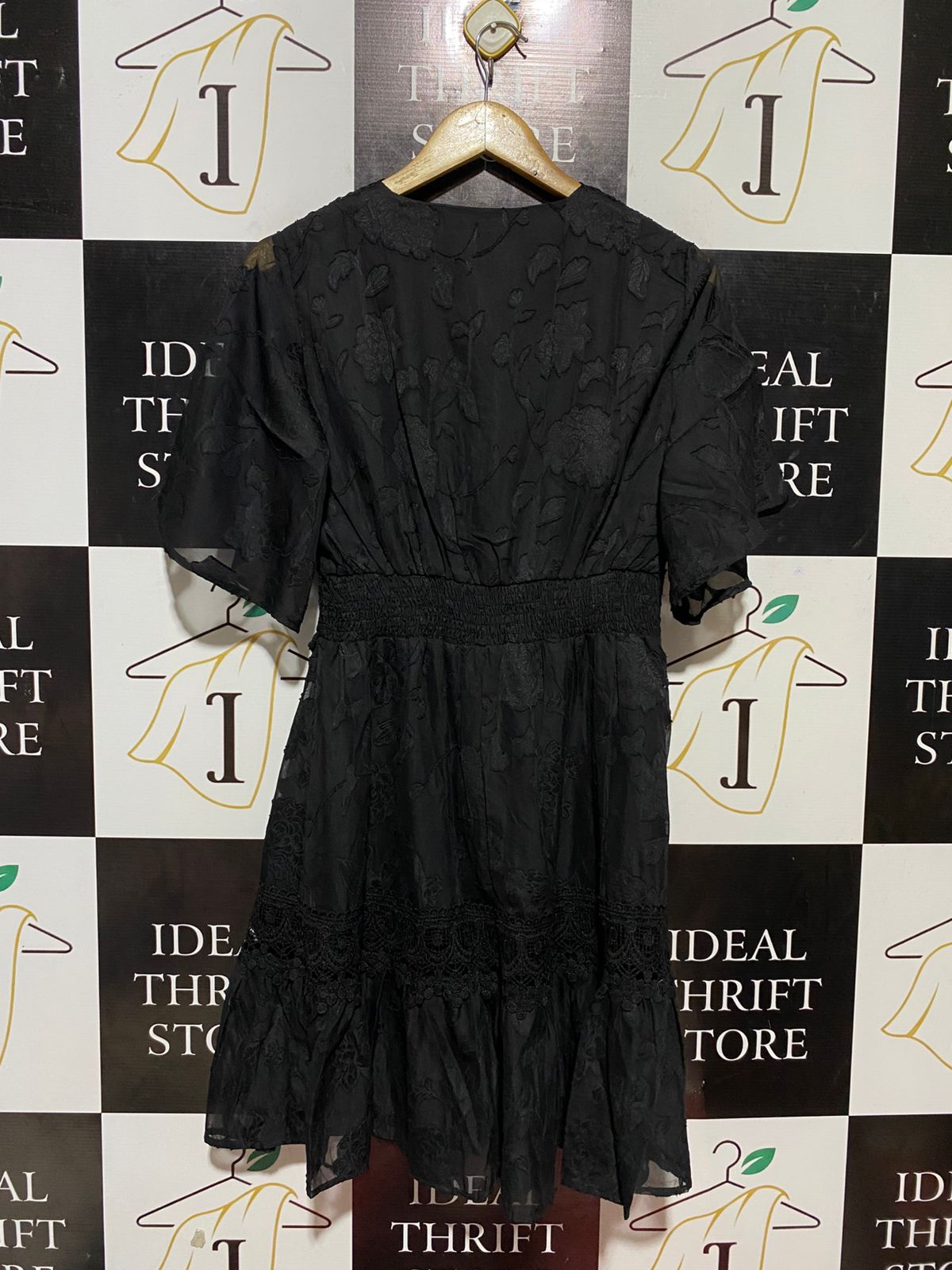 SALTY CRUSH |M| BUST 18| B26| ELEGANT BLACK LACE EMBROIDERED V-NECK MINI DRESS